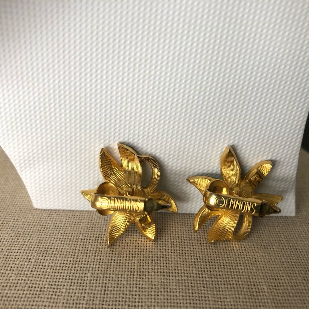 Women’s Vintage Emmons Green and Gold Floral Clip On Earrings - Picture 4 of 6